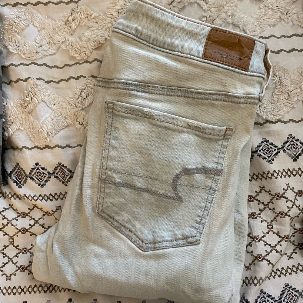 American Eagle Ripped Blue Jeans